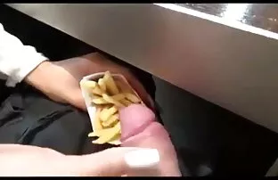 XXX In donne formose xxx questo momento, quando i bambini erano piccoli suo fratello, mia madre entrò improvvisamente nella stanza