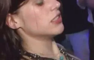 XXX Bella ragazza sbattuto nel film porno gratis con donne vecchie culo