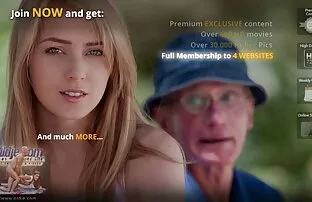 XXX Housewives forte inizio per attirare tubi di acqua, seni mamme molto troie gonfi