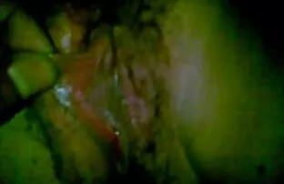 XXX Roccia nella vagina xxx troie mature di una donna