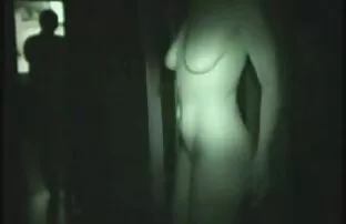 XXX Carino ragazza nuda lentamente video porno ragazza con vecchio mostrando il famoso buco