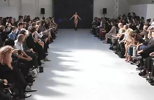 XXX Sua moglie nonne troie amatoriali e migliore amico avendo sesso