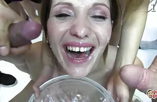 XXX Diciotto anni ama un sacco di lupi video porno di valentina