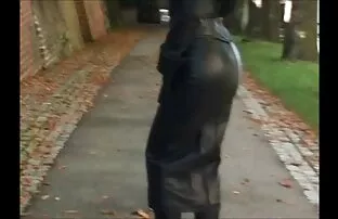 XXX La bionda svuotò gradualmente la parte anteriore della fotocamera casalinghe troie video